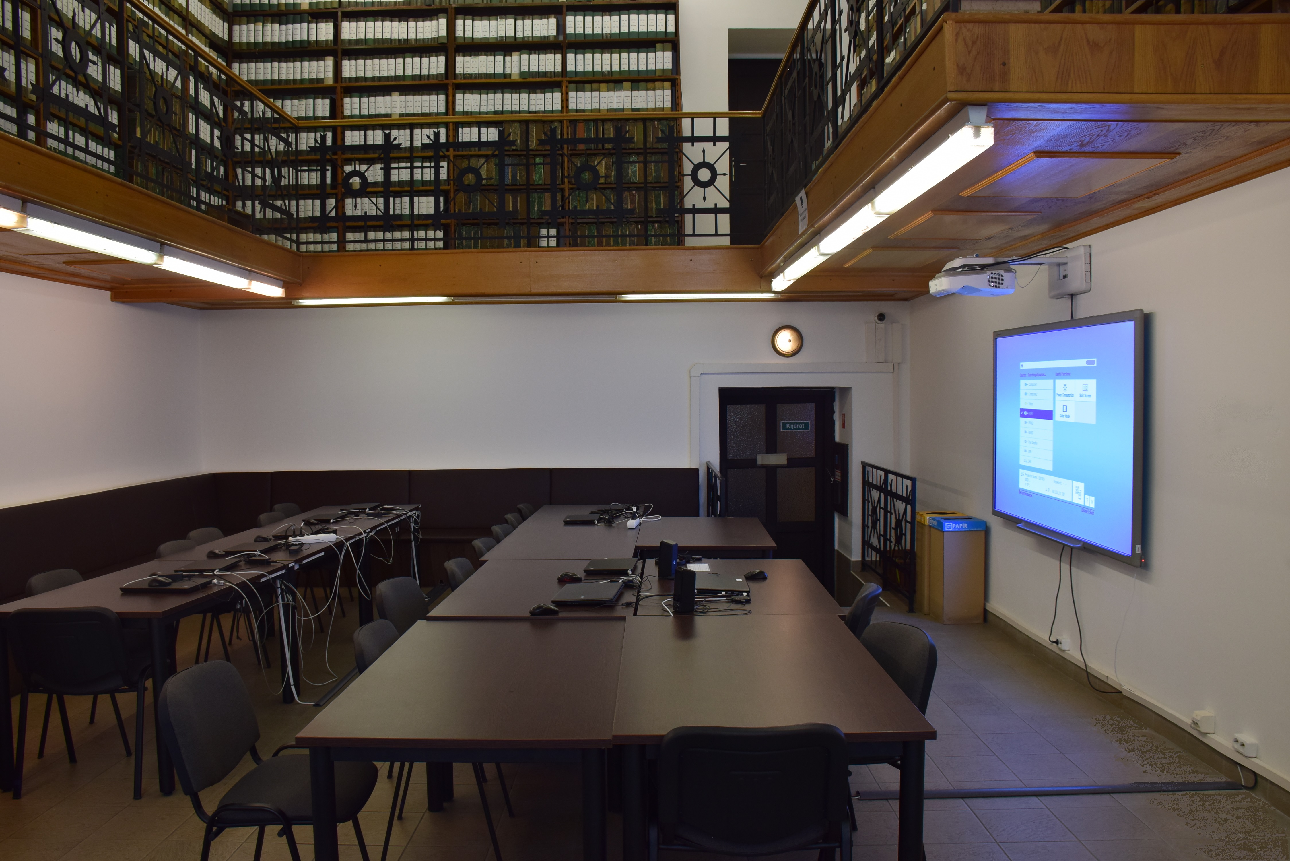 Az ELTE Egyetemi Könyvtár és Levéltár oktatóterme. Fotó: ELTE Egyetemi Könyvtár és Levéltár