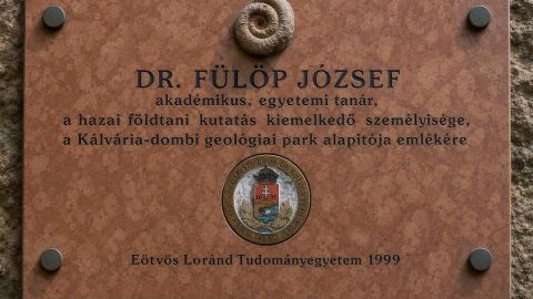 Dr. Fülöp József akadémikus emléktáblája 